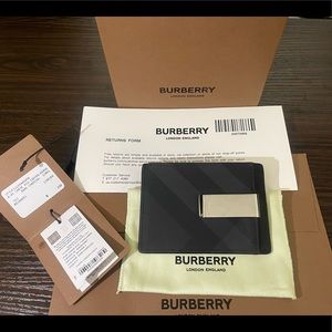 Burberry London Check and Leather Money Clip Card Case